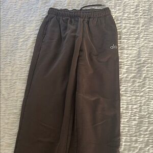 ALO Yoga Chocolate sweatpants